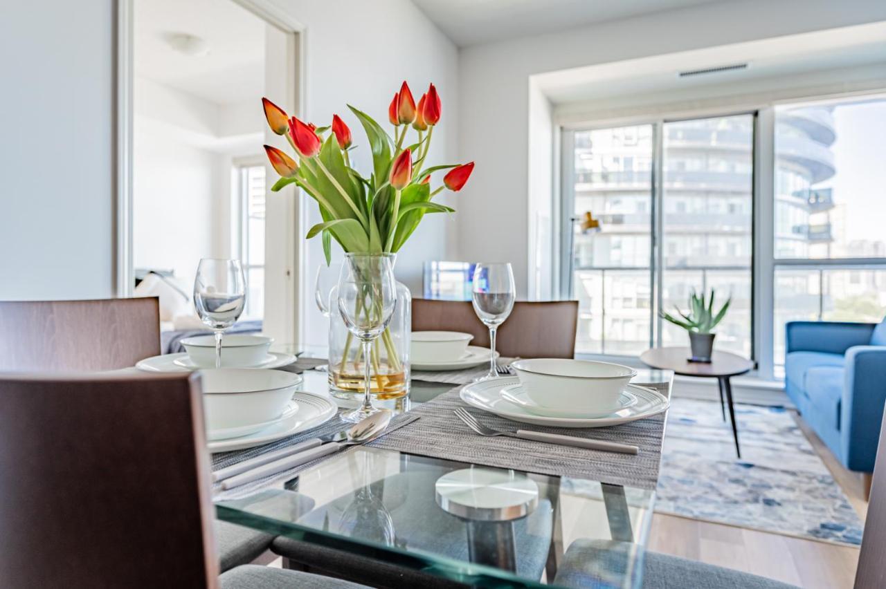 Condo In Parklawn & Lake Shore With Free Parking Close To Airport 토론토 외부 사진