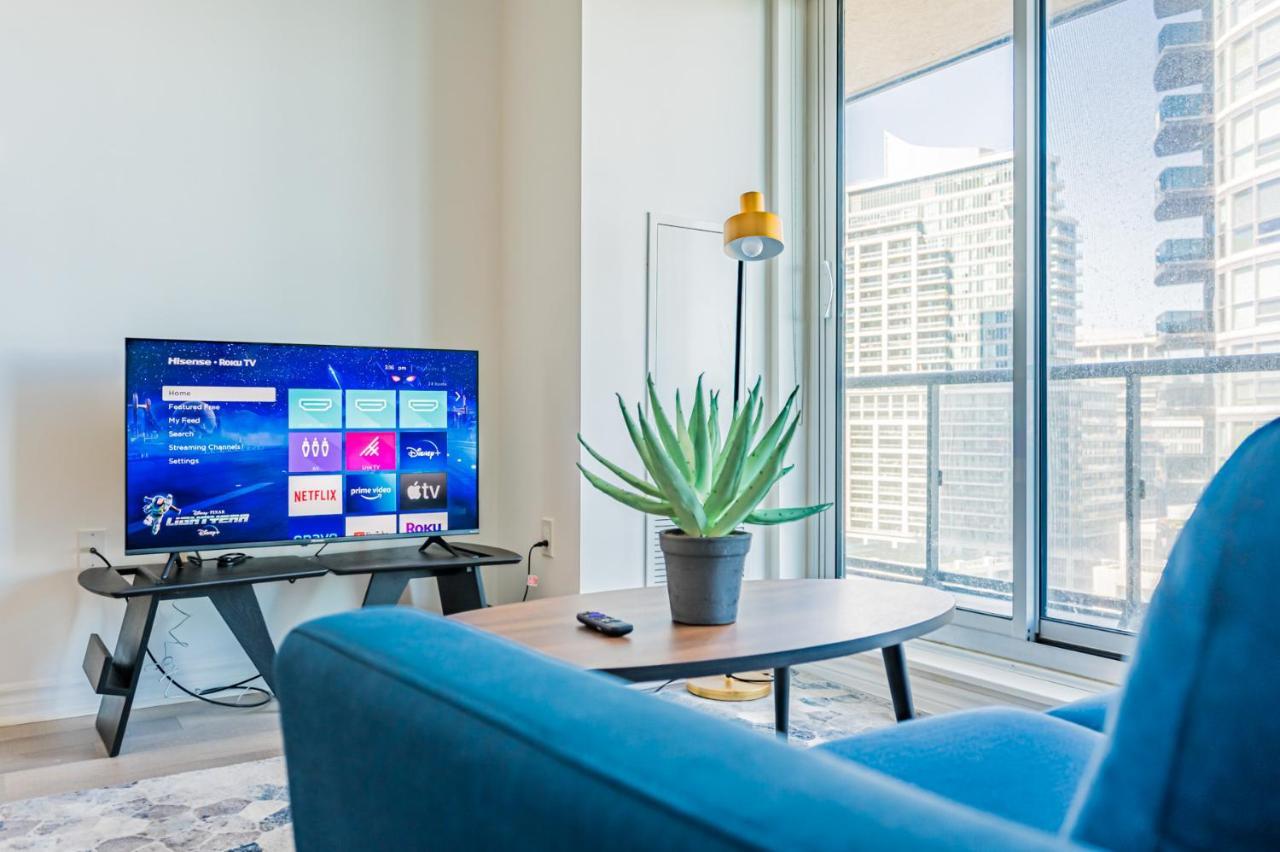 Condo In Parklawn & Lake Shore With Free Parking Close To Airport 토론토 외부 사진